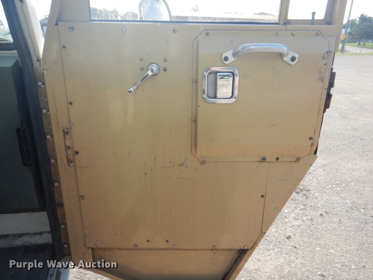 image for item JY9956 2003 Crane Carrier  refuse truck