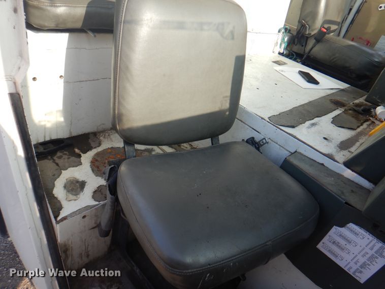 image for item JY9956 2003 Crane Carrier  refuse truck