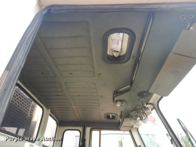 image for item JY9956 2003 Crane Carrier  refuse truck