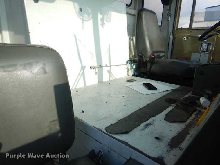 image for item JY9956 2003 Crane Carrier  refuse truck