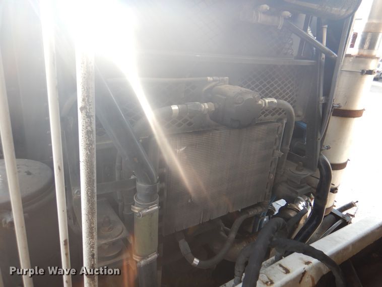 image for item JY9956 2003 Crane Carrier  refuse truck