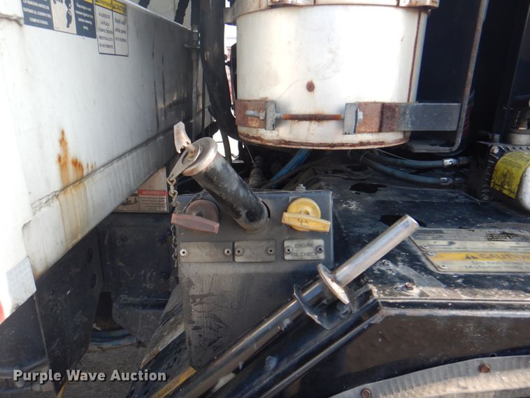 image for item JY9956 2003 Crane Carrier  refuse truck