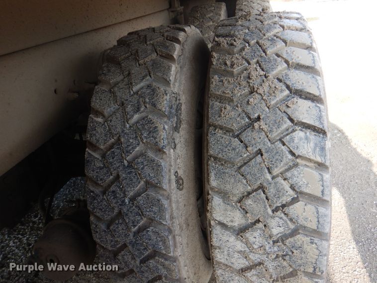 image for item JY9956 2003 Crane Carrier  refuse truck