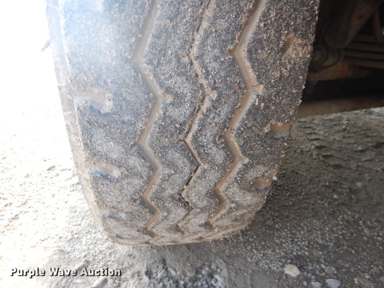 image for item JY9956 2003 Crane Carrier  refuse truck