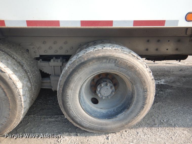 image for item JY9956 2003 Crane Carrier  refuse truck