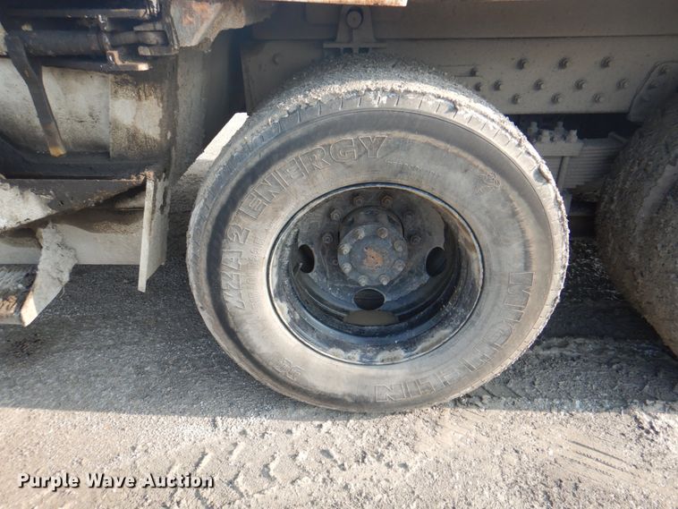 image for item JY9956 2003 Crane Carrier  refuse truck