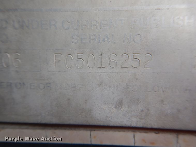 image for item JY9956 2003 Crane Carrier  refuse truck