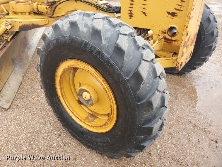 image for item DI4802 Dresser 850  motor grader