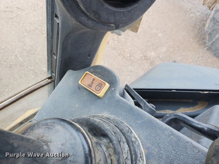 image for item DI4804 2012 John Deere 410K  backhoe