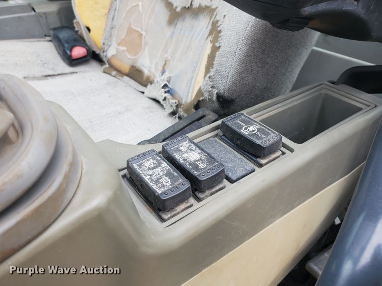 image for item DI4805 2012 John Deere 210G LC  excavator