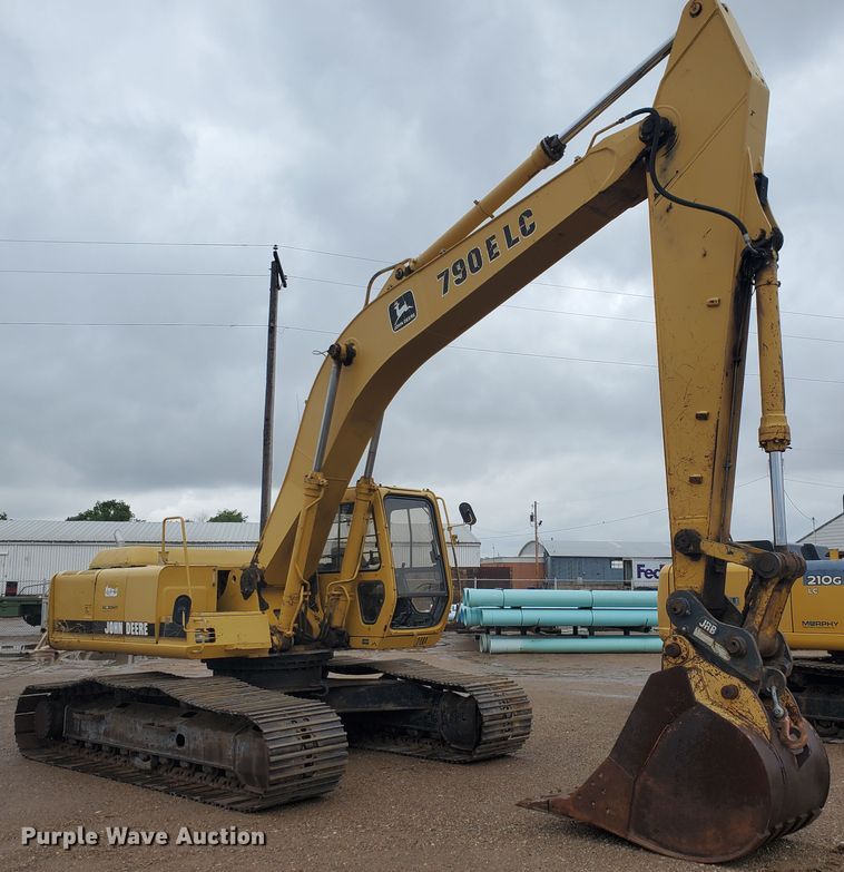 image for item DI4806 1995 John Deere 790E LC  excavator