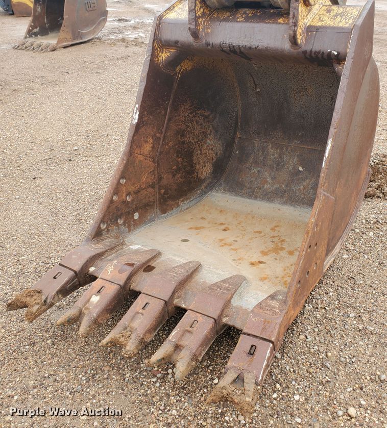 image for item DI4806 1995 John Deere 790E LC  excavator