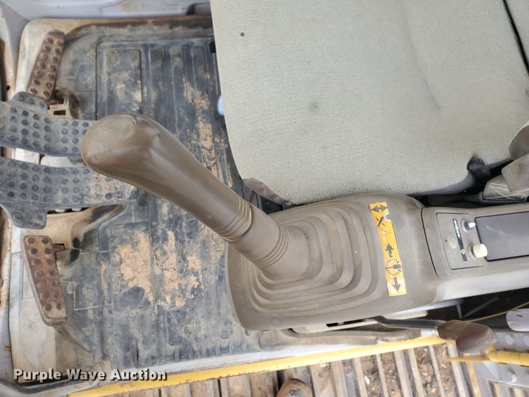 image for item DI4806 1995 John Deere 790E LC  excavator