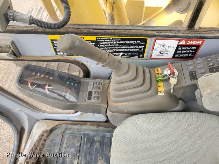 image for item DI4806 1995 John Deere 790E LC  excavator