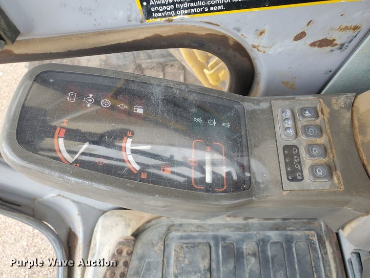 image for item DI4806 1995 John Deere 790E LC  excavator