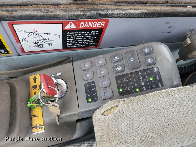 image for item DI4806 1995 John Deere 790E LC  excavator