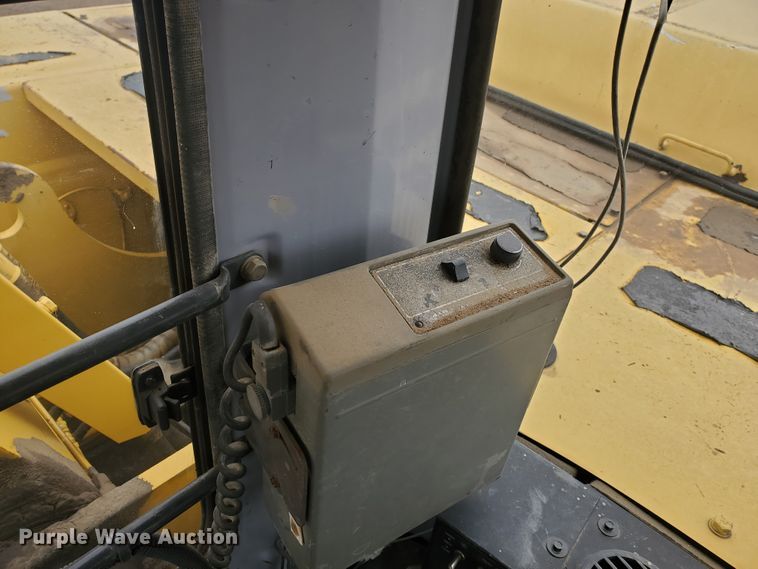 image for item DI4806 1995 John Deere 790E LC  excavator