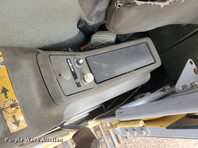 image for item DI4806 1995 John Deere 790E LC  excavator