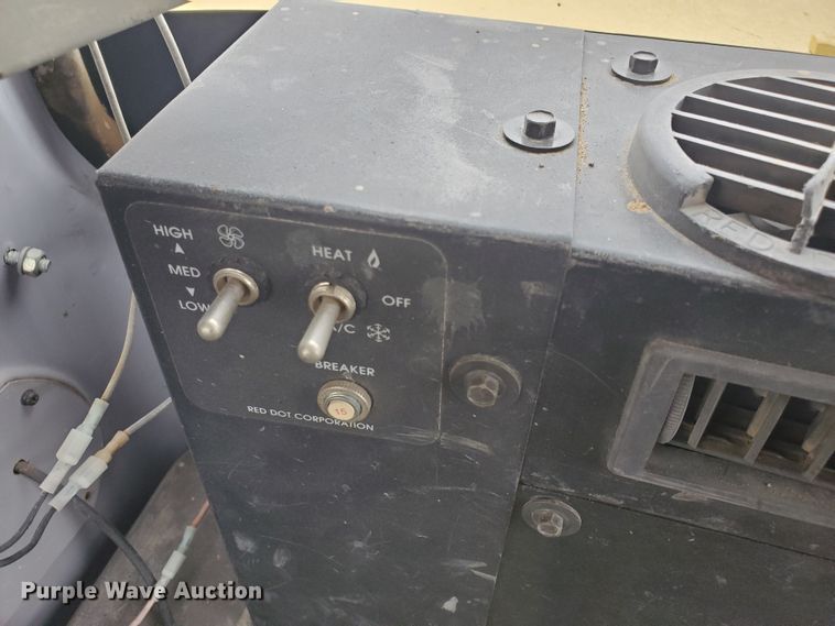 image for item DI4806 1995 John Deere 790E LC  excavator