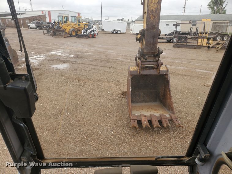 image for item DI4806 1995 John Deere 790E LC  excavator