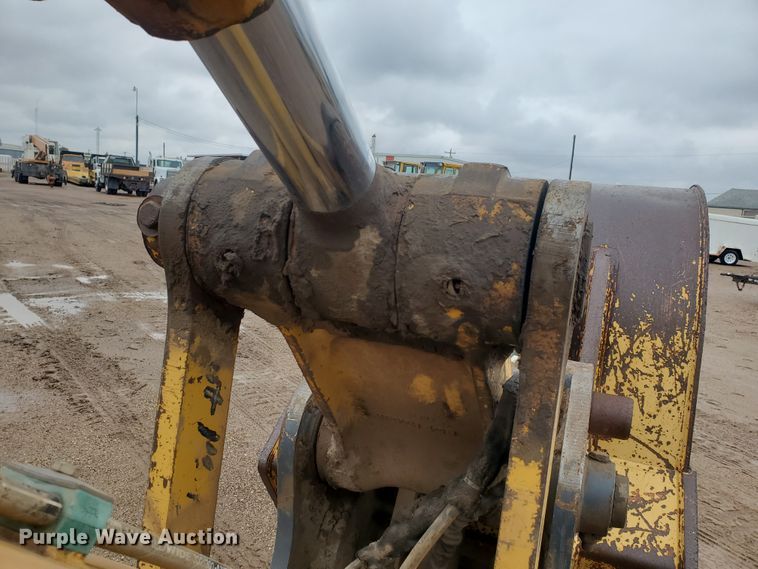 image for item DI4806 1995 John Deere 790E LC  excavator