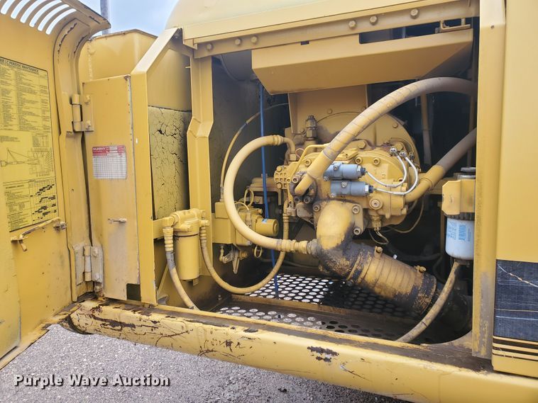 image for item DI4806 1995 John Deere 790E LC  excavator