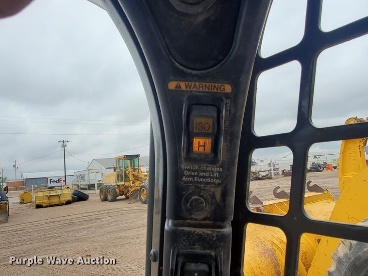 image for item DI4808 2018 Bobcat S595  skid steer loader