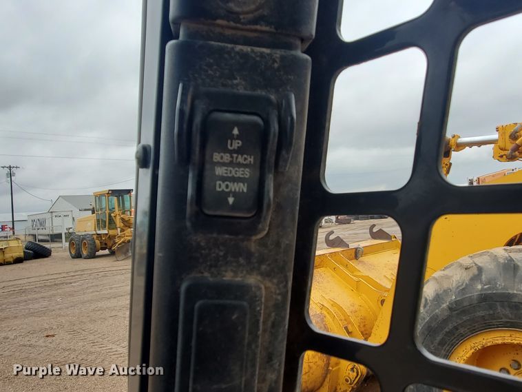 image for item DI4808 2018 Bobcat S595  skid steer loader