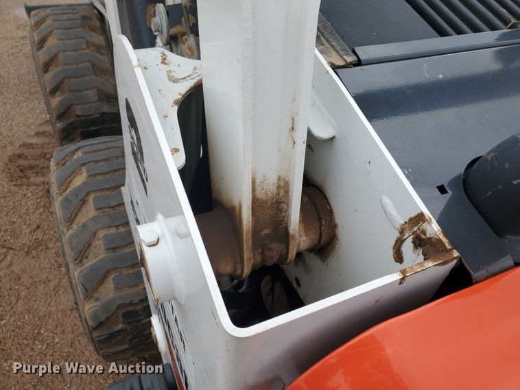 image for item DI4808 2018 Bobcat S595  skid steer loader
