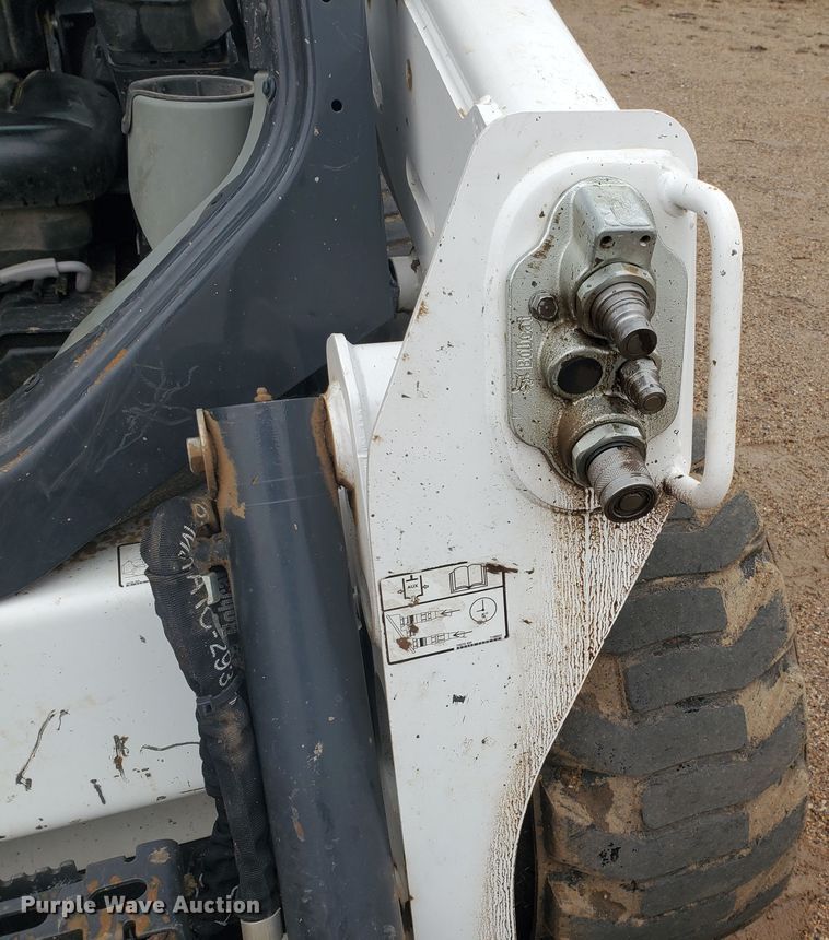 image for item DI4808 2018 Bobcat S595  skid steer loader