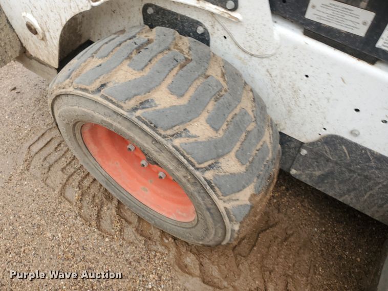 image for item DI4808 2018 Bobcat S595  skid steer loader