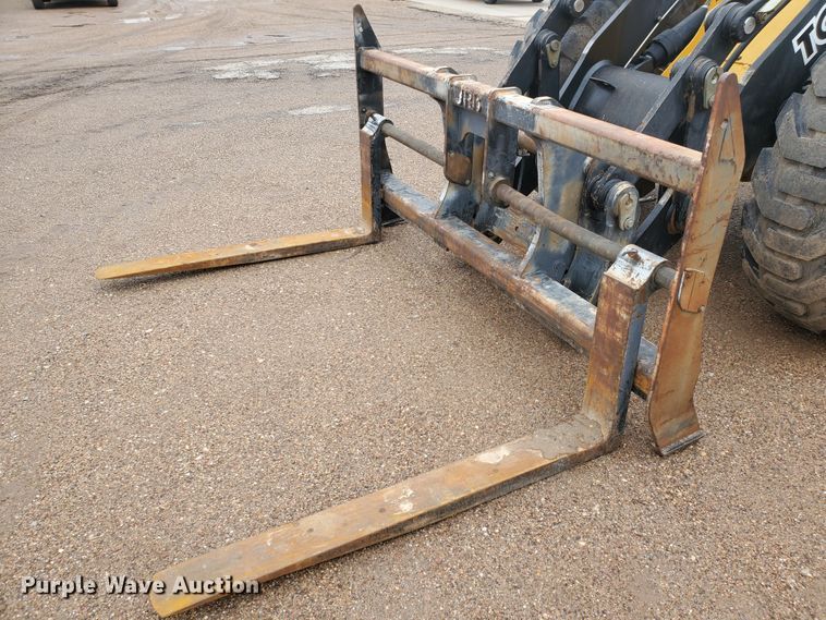 image for item DI4809 1999 John Deere TC54H  wheel loader