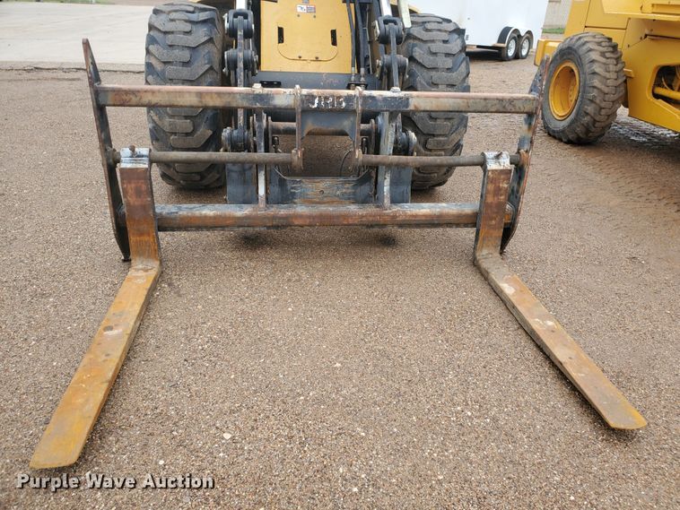 image for item DI4809 1999 John Deere TC54H  wheel loader