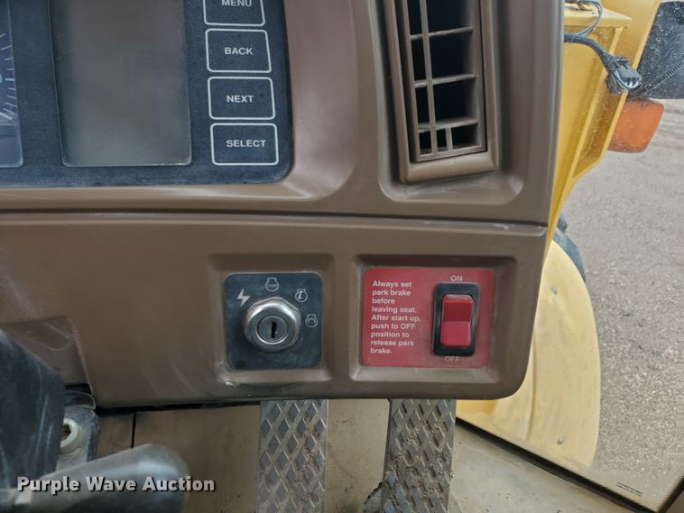 image for item DI4809 1999 John Deere TC54H  wheel loader