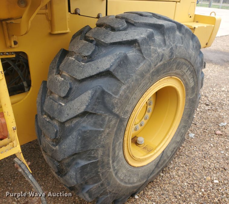 image for item DI4809 1999 John Deere TC54H  wheel loader