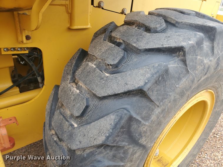image for item DI4809 1999 John Deere TC54H  wheel loader