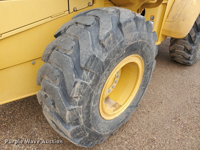 image for item DI4809 1999 John Deere TC54H  wheel loader