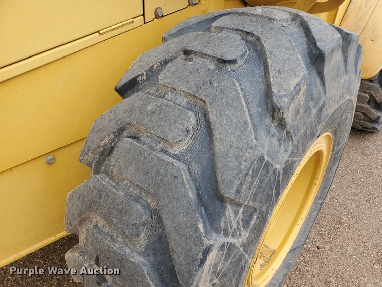 image for item DI4809 1999 John Deere TC54H  wheel loader