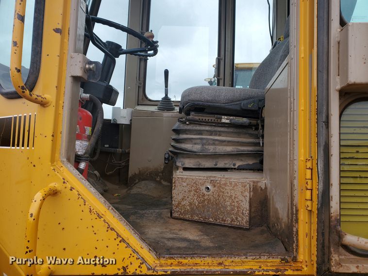 image for item DI4810 1989 John Deere 544E  wheel loader