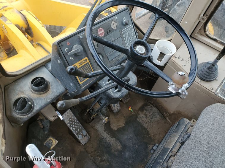 image for item DI4810 1989 John Deere 544E  wheel loader