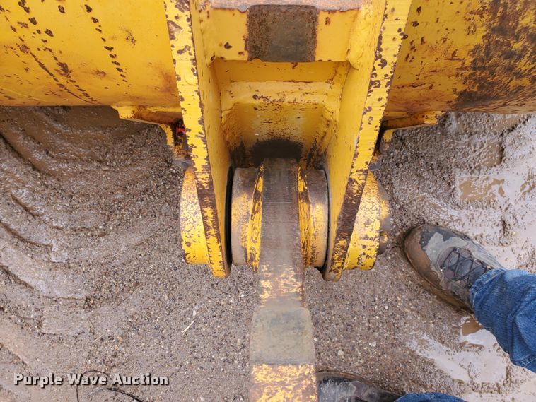 image for item DI4810 1989 John Deere 544E  wheel loader