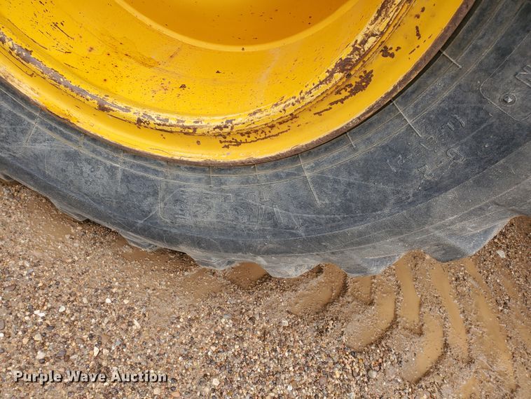 image for item DI4810 1989 John Deere 544E  wheel loader
