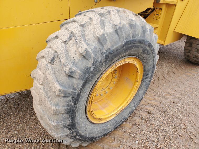 image for item DI4810 1989 John Deere 544E  wheel loader