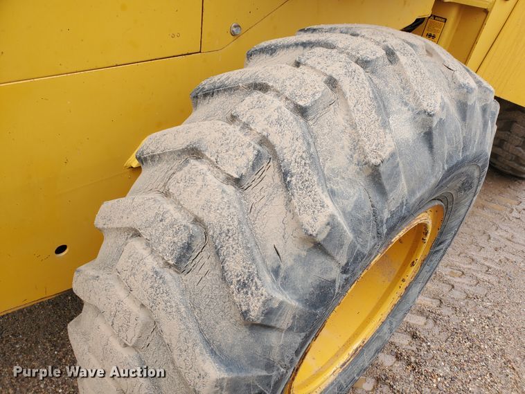 image for item DI4810 1989 John Deere 544E  wheel loader