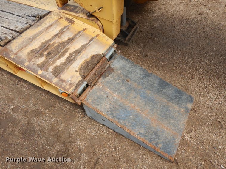 image for item DI5608 2003 Witzco Challenger RG-50  lowboy equipment trailer