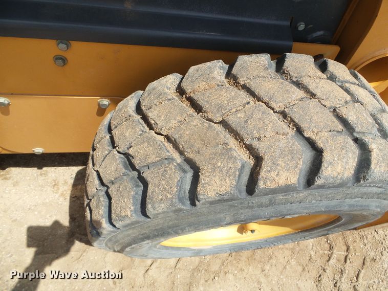 image for item DI5619 2005 Case 410  skid steer loader