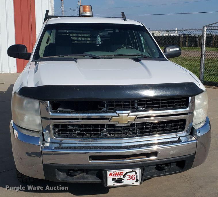 image for item GR9437 2009 Chevrolet Silverado 2500HD  Crew Cab flatbed pickup truck