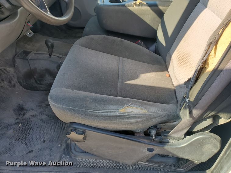 image for item GR9437 2009 Chevrolet Silverado 2500HD  Crew Cab flatbed pickup truck