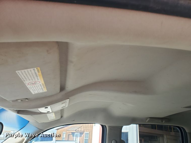 image for item GR9437 2009 Chevrolet Silverado 2500HD  Crew Cab flatbed pickup truck