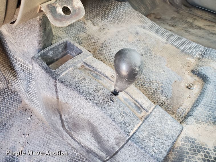 image for item GR9437 2009 Chevrolet Silverado 2500HD  Crew Cab flatbed pickup truck